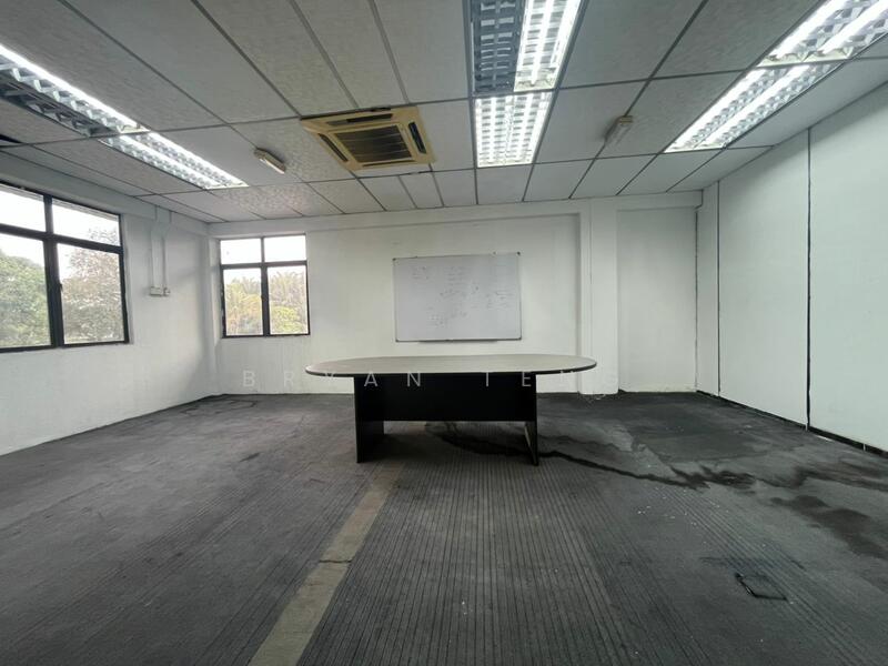 1.5 STOREY DETACHED FACTORY AT VALDOR INDUSTRIAL PARK SUNGAI BAKAP EASY ACESS NORTH SOUTH HIGHWAY untuk Untuk Disewa - RM 154,000 /bulan, Feb 2026 - PropertyGuru.com.my