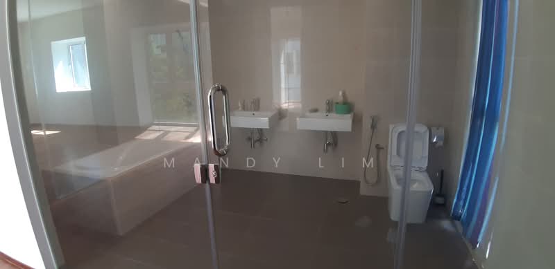 Zero-Lot Bungalow for Rent in Lakefront Villa (Cyberjaya) - Mandy Lim - Bathroom - PropertyGuru.com.my