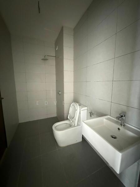 Service Residence for Sale at Meldrum Heights (Residensi Meldrum) - Edven Ng - Bathroom - PropertyGuru.com.my