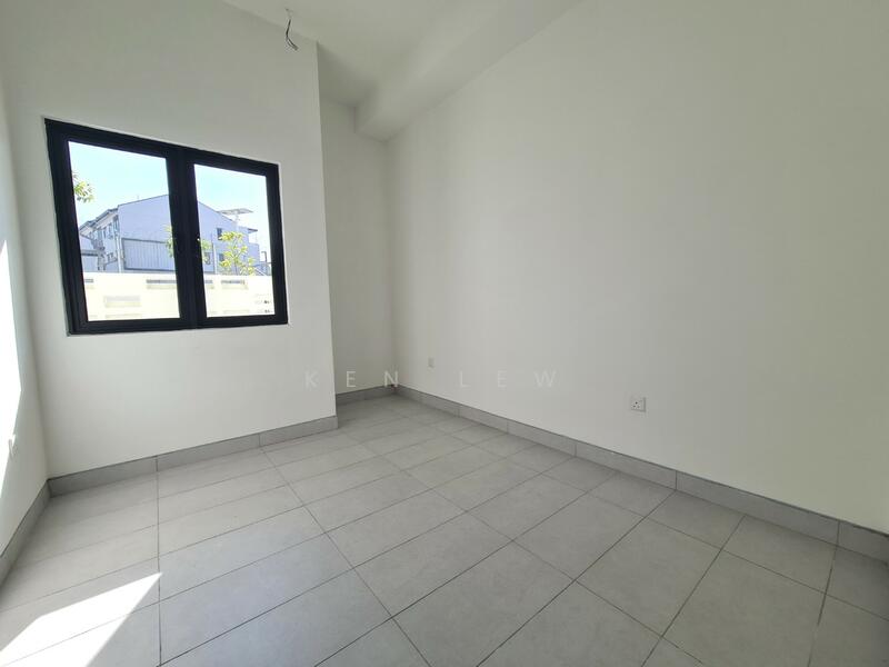 Rumah Teres 2 Tingkat untuk Dijual di Suria Residence (Cheras) - Ken Lew - Bedroon - PropertyGuru.com.my