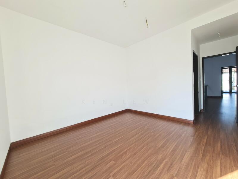 Rumah Teres 2 Tingkat untuk Dijual di Suria Residence (Cheras) - Ken Lew - Bedroon - PropertyGuru.com.my
