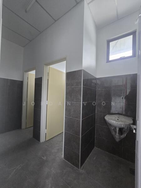 Detached Factory for Sale in Taman Iks Simpang Ampat (Simpang Ampat) - Jordan Voon - Bathroom - PropertyGuru.com.my