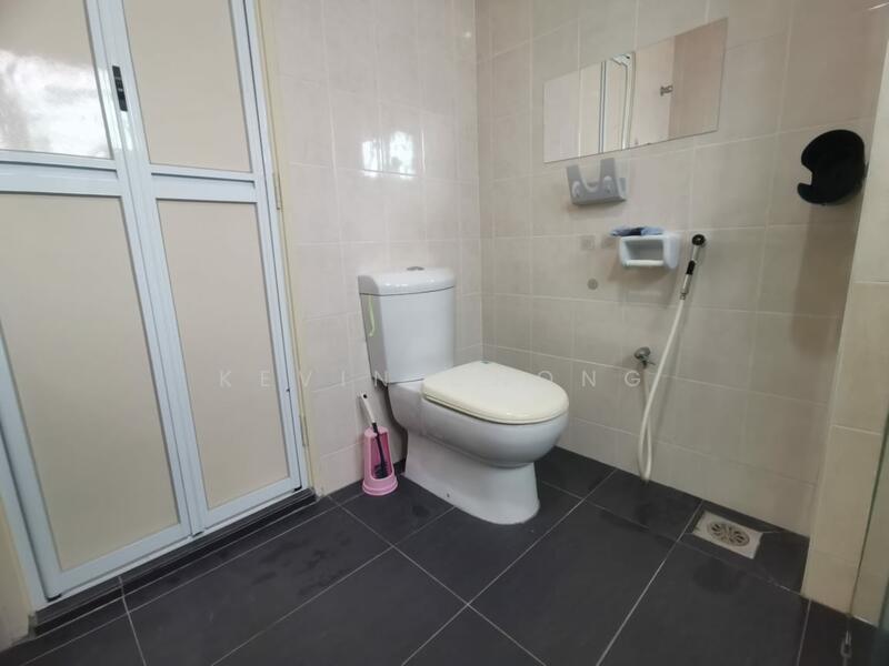 2-storey Terraced House for Sale in Cahaya Spk (Shah Alam) - Kevin Chong - Bathroom - PropertyGuru.com.my