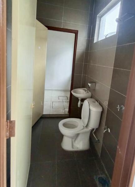 Ground floor common bathroom