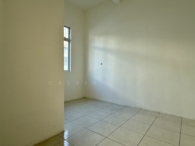 1.5-storey Terraced House for Sale in Bandar Mutiara (Sungai Petani) - Calvin Fong - Ground floor 3rd bedroom - PropertyGuru.com.my