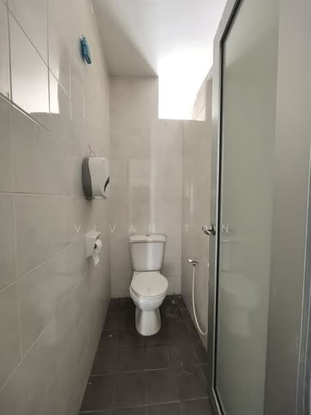 Shop / Office for Rent in Bandar Botanic (Klang) - Vivan Tan - Bathroom - PropertyGuru.com.my