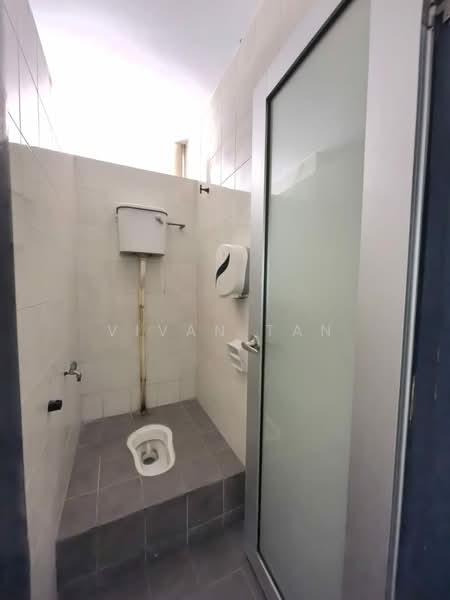 Shop / Office for Rent in Bandar Botanic (Klang) - Vivan Tan - Bathroom - PropertyGuru.com.my