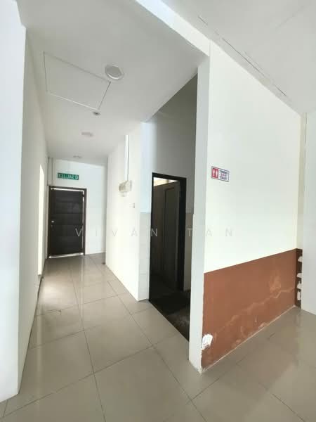 Shop / Office for Rent in Bandar Botanic (Klang) - Vivan Tan - Corridor - PropertyGuru.com.my