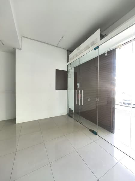 Shop / Office for Rent in Bandar Botanic (Klang) - Vivan Tan - Entrance - PropertyGuru.com.my