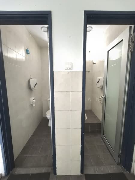 Shop / Office for Rent in Bandar Botanic (Klang) - Vivan Tan - Bathroom - PropertyGuru.com.my