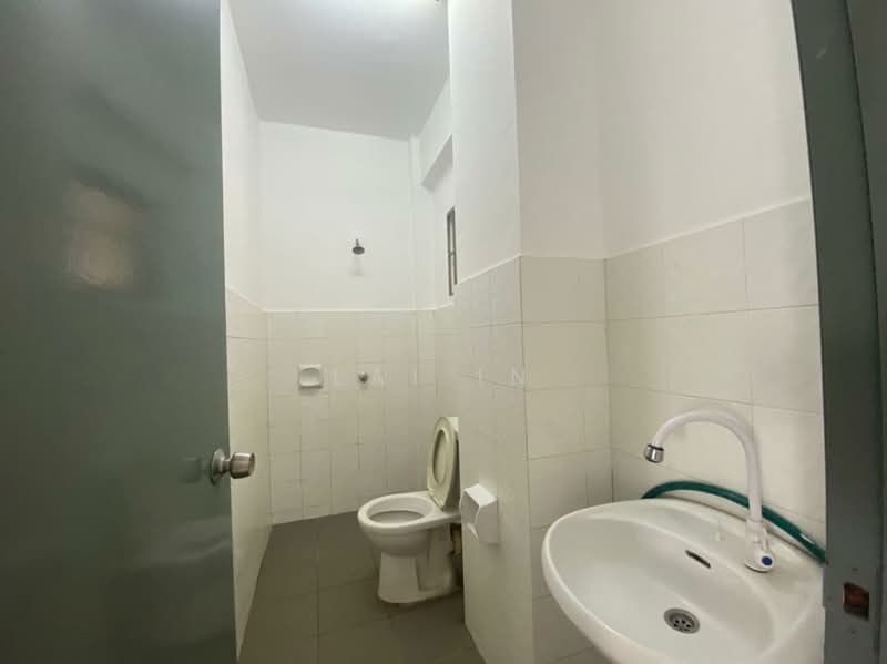 Apartment for Sale at Perdana Puri - Lai In - Bathroom - PropertyGuru.com.my