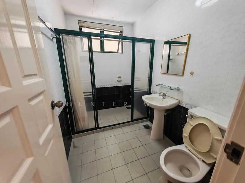 Kondominium untuk Dijual di Riverine Emerald - Hunter Wee - Bathroom - PropertyGuru.com.my