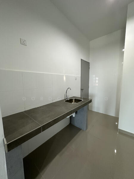 Servis Apartment untuk Disewa di Serviced Residence @ The Louvre @ Country Heights - Gordon Ling - Kitchen - PropertyGuru.com.my