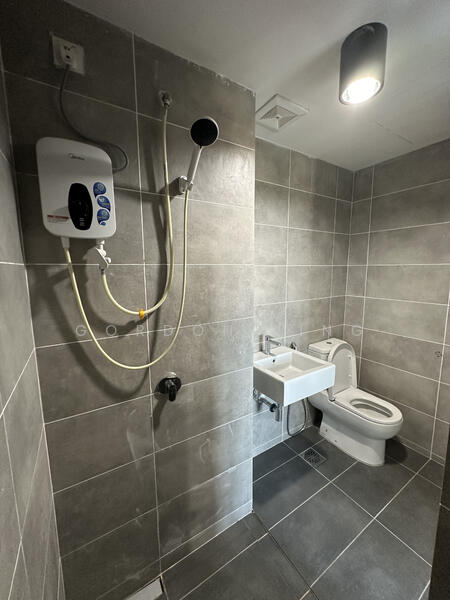 Servis Apartment untuk Disewa di Serviced Residence @ The Louvre @ Country Heights - Gordon Ling - Bathroom - PropertyGuru.com.my