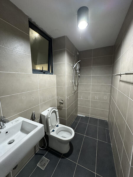 Servis Apartment untuk Disewa di Serviced Residence @ The Louvre @ Country Heights - Gordon Ling - Bathroom - PropertyGuru.com.my