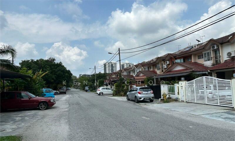 2-storey Terraced House for Sale in Puchong Utama (Seksyen 8) (Puchong) - Kenny Choo - Exterior - PropertyGuru.com.my