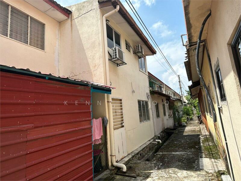 2-storey Terraced House for Sale in Puchong Utama (Seksyen 8) (Puchong) - Kenny Choo - Exterior - PropertyGuru.com.my