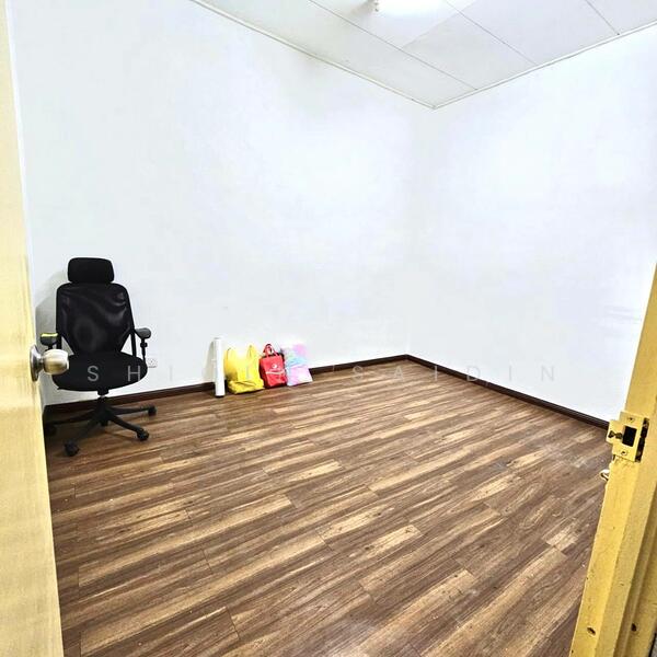 Shop for Rent in Batu Caves (Selangor) - Shiqin Saidin - Interior - PropertyGuru.com.my
