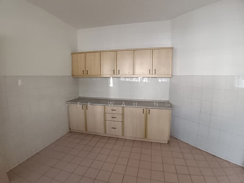 2-storey Terraced House for Rent in Bandar Utama 12 (Bandar Utama) - Pek Wah Ng - Kitchen - PropertyGuru.com.my