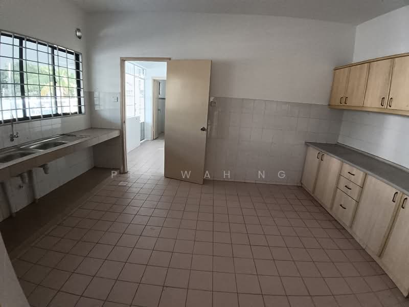 2-storey Terraced House for Rent in Bandar Utama 12 (Bandar Utama) - Pek Wah Ng - Kitchen - PropertyGuru.com.my