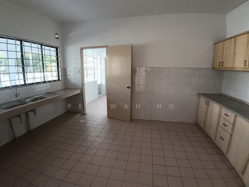 2-storey Terraced House for Rent in Bandar Utama 12 (Bandar Utama) - Pek Wah Ng - Kitchen - PropertyGuru.com.my