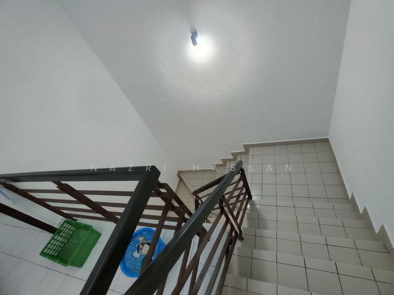 2-storey Terraced House for Sale in U16, Taman Bukit Subang (Shah Alam) - Nazri Hassan - Interior - PropertyGuru.com.my
