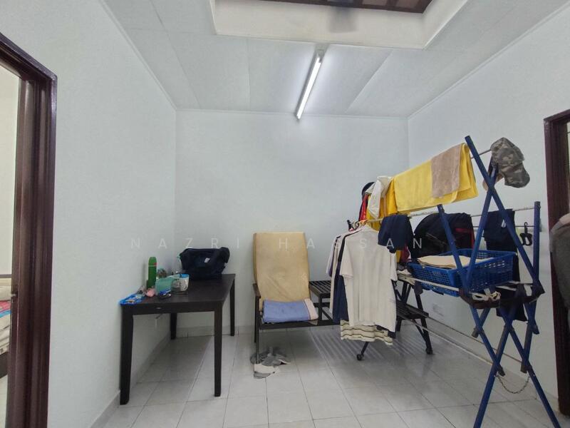 2-storey Terraced House for Sale in U16, Taman Bukit Subang (Shah Alam) - Nazri Hassan - Interior - PropertyGuru.com.my