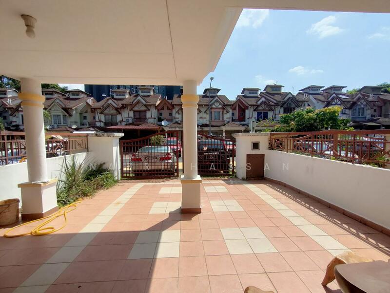 2-storey Terraced House for Sale in U16, Taman Bukit Subang (Shah Alam) - Nazri Hassan - Exterior - PropertyGuru.com.my