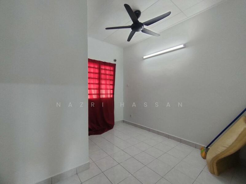 2-storey Terraced House for Sale in U16, Taman Bukit Subang (Shah Alam) - Nazri Hassan - Interior - PropertyGuru.com.my
