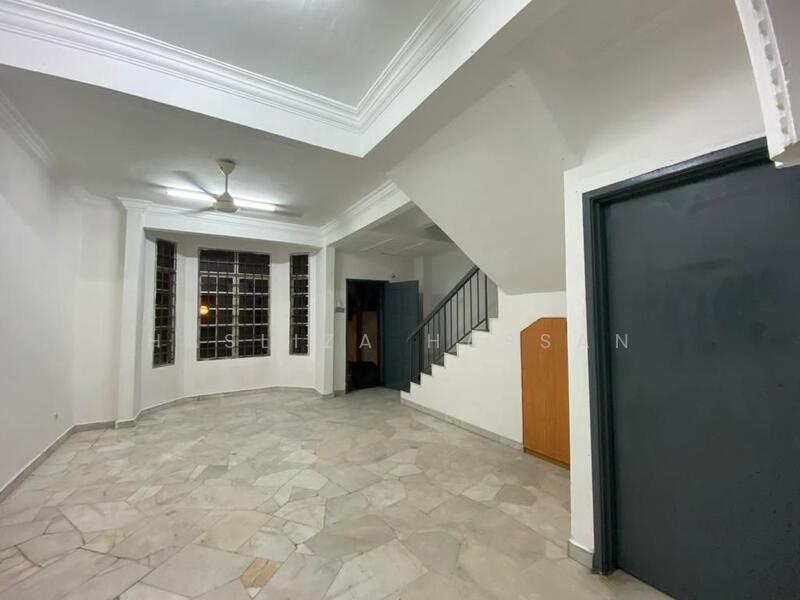 Bandar Bukit Puchong untuk Untuk Dijual - RM 495,000, Mac 2026 - Living Room - PropertyGuru.com.my