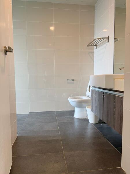 Service Residence for Rent at Southkey Mosaic - Wallace Ang - Bathroom - PropertyGuru.com.my