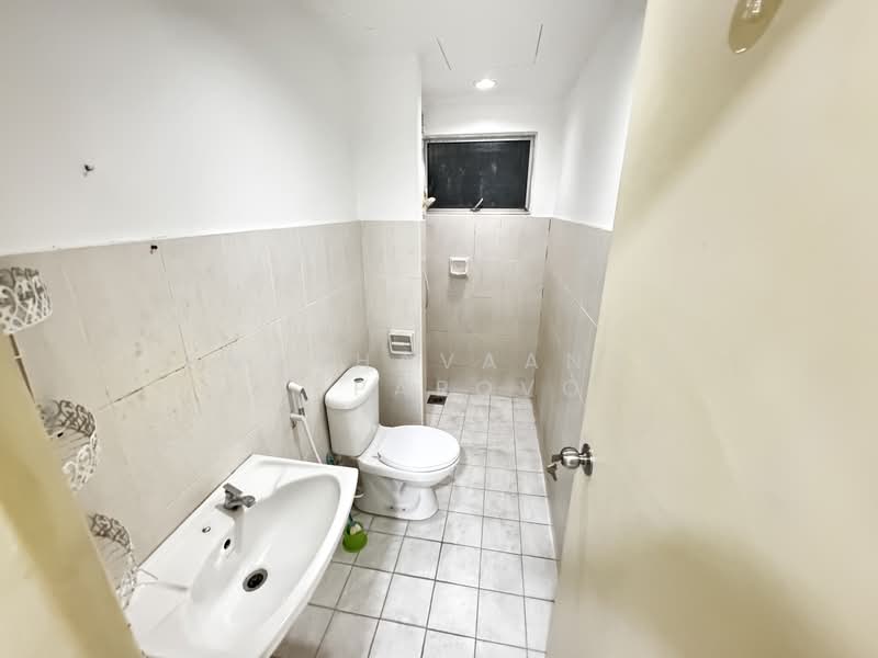 Kondominium untuk Dijual di Viva Residency - Amuthavaanan Apparovo - Bathroom - PropertyGuru.com.my