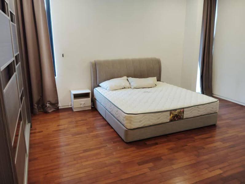 3-storey Terraced House for Sale in Seri Kembangan (Selangor) - Fadzli Realtor - Bedroom - PropertyGuru.com.my