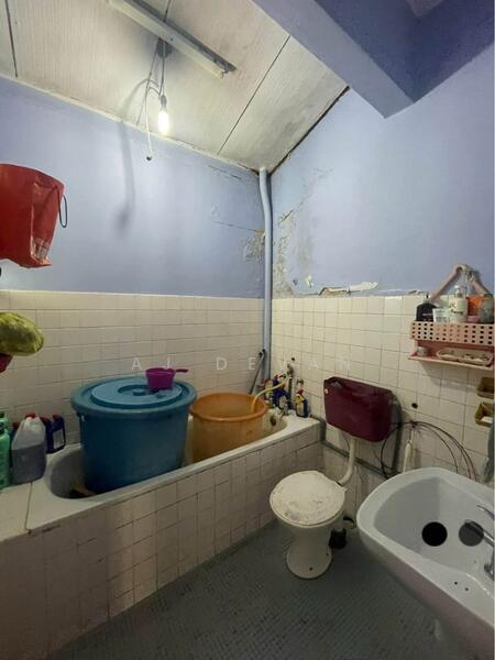 Taman Eng Ann untuk Untuk Dijual - RM 550,000, Feb 2026 - Bathroom - PropertyGuru.com.my
