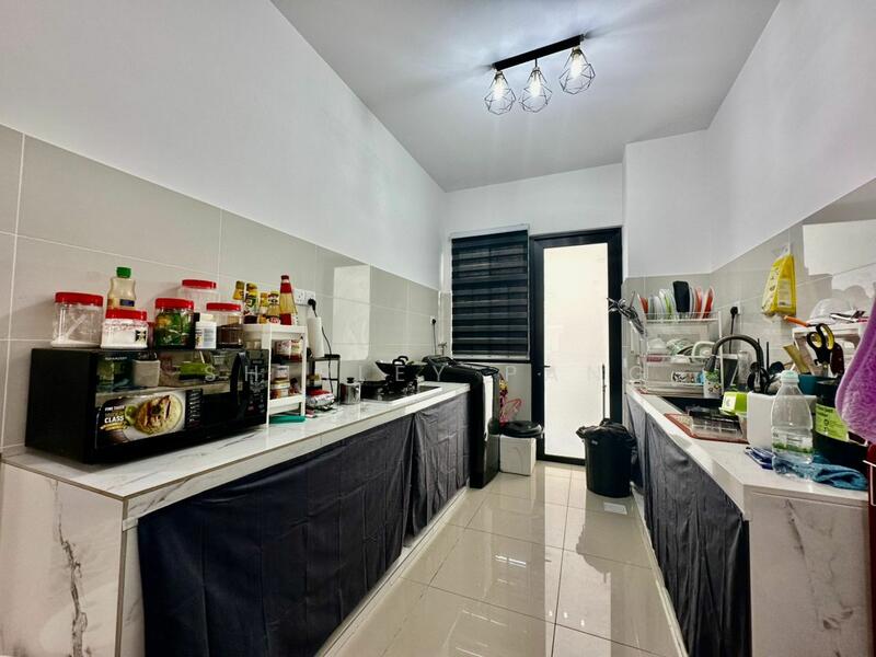 Attleborough / Tate Bilston 22'x65' @ Eco Botanic untuk Untuk Dijual - RM 1,000,000, Mac 2026 - Kitchen - PropertyGuru.com.my