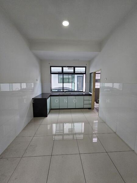 2-storey Terraced House for Sale in Taman Seri Austin (Tebrau) - Ee Fong Toh - Kitchen - PropertyGuru.com.my