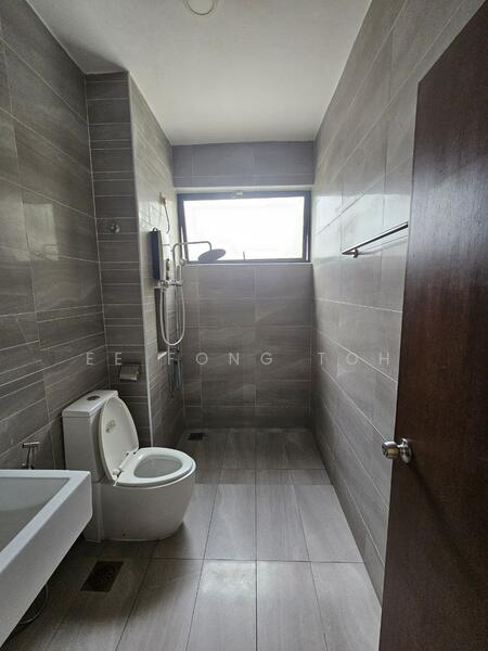 2-storey Terraced House for Sale in Taman Seri Austin (Tebrau) - Ee Fong Toh - Bathroom - PropertyGuru.com.my