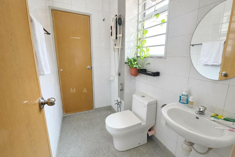 2-storey Terraced House for Sale in Taman Mutiara Indah (Puchong) - Mahirah . - Bathroom - PropertyGuru.com.my