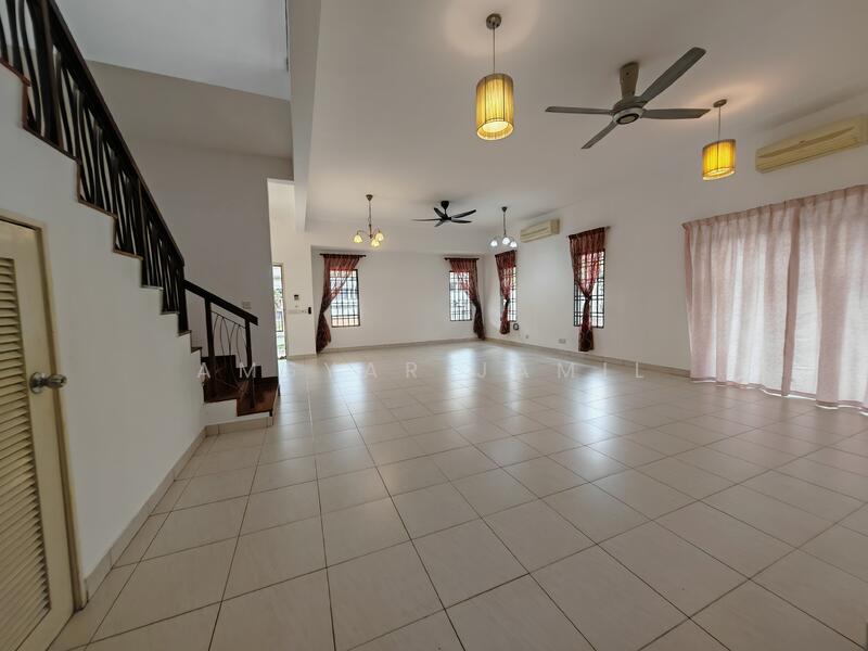 Semi-Detached House for Sale in Shah Alam (Selangor) - Amsyar Jamil - Living Room - PropertyGuru.com.my