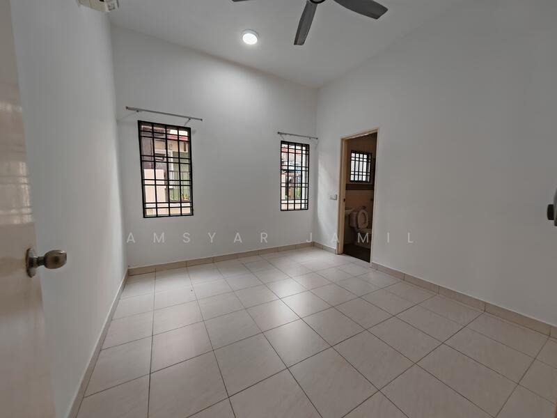 Semi-Detached House for Sale in Shah Alam (Selangor) - Amsyar Jamil - Bathroom - PropertyGuru.com.my