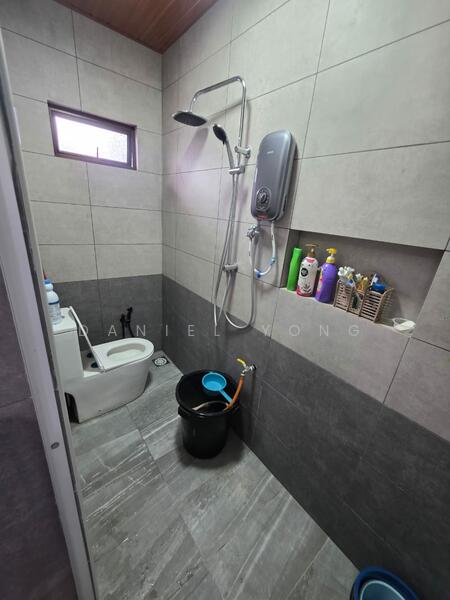 2-storey Terraced House for Sale in Taman Gaya (Ulu Tiram) - Daniel Yong - Bathroom - PropertyGuru.com.my