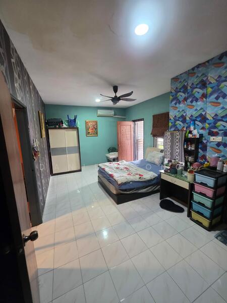 2-storey Terraced House for Sale in Taman Gaya (Ulu Tiram) - Daniel Yong - Bedroom - PropertyGuru.com.my