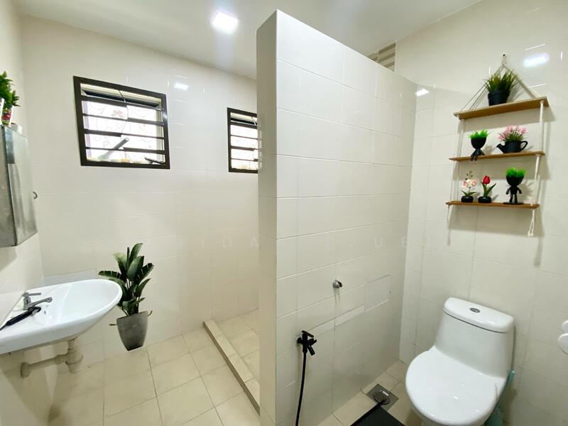 2-storey Terraced House for Sale in TTDI Grove (Kajang) - JUMIDAH (JUE) - Bathroom - PropertyGuru.com.my
