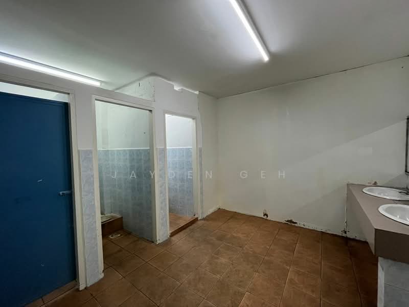Shop for Rent in Alor Setar (Kedah) - Jayden Geh - Bathroom - PropertyGuru.com.my