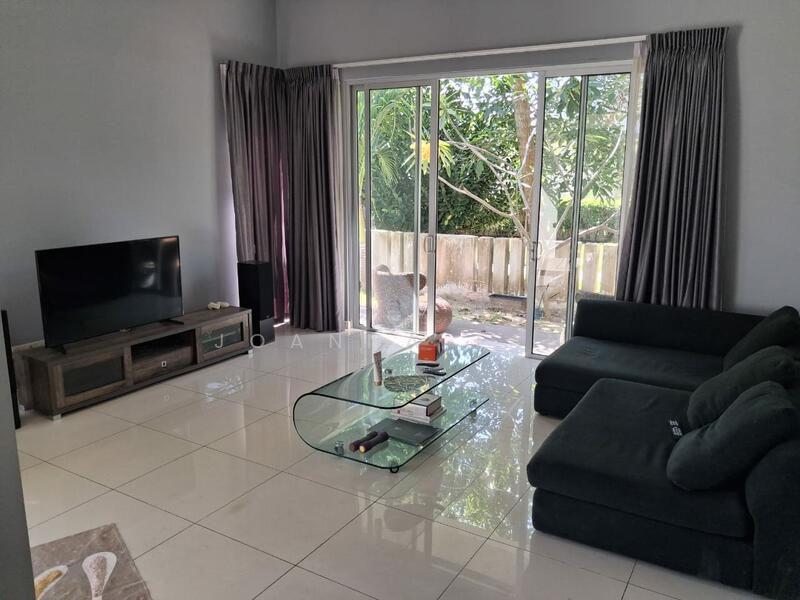 Terraced House for Sale in Bandar Tropicana Aman (Telok Panglima Garang) - Joanna Tan - Living Room - PropertyGuru.com.my