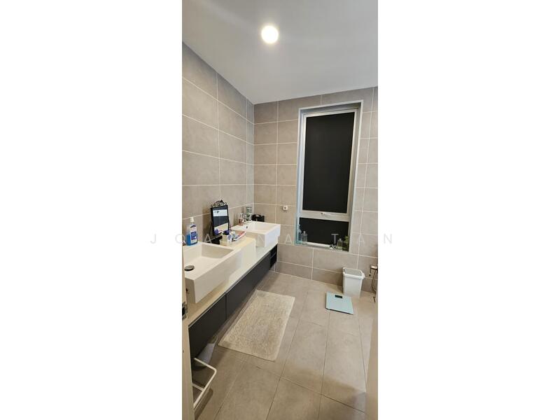 Terraced House for Sale in Bandar Saujana Putra (Tanjong Duabelas) - Joanna Tan - Bathroom - PropertyGuru.com.my