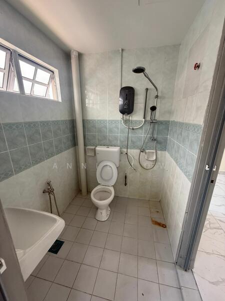 Bandar Putra untuk Untuk Dijual - RM 570,000, Apr 2026 - Bathroom - PropertyGuru.com.my