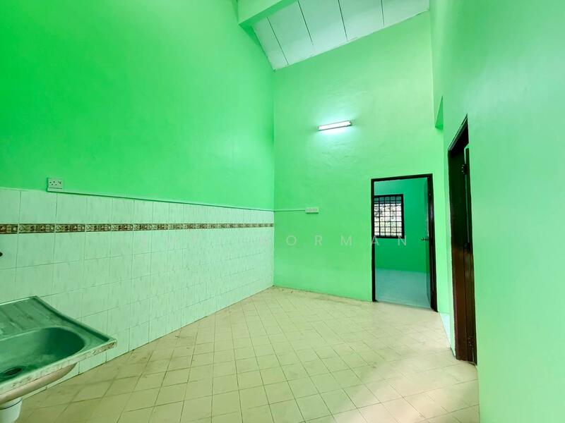 1-storey Terraced House for Sale in Senai (Johor) - Sufi Norman - Kitchen - PropertyGuru.com.my