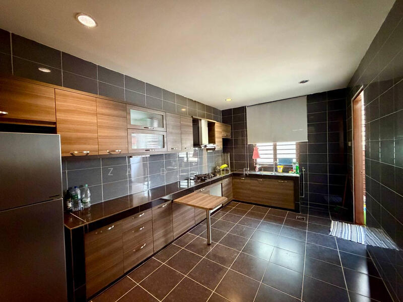 Taman Nusa Intan untuk Untuk Dijual - RM 450,000, Feb 2026 - Kitchen - PropertyGuru.com.my