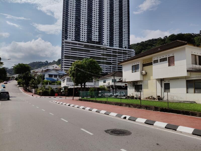 Rumah Banglo untuk Dijual di Taman Sungai Ara (Sungai Ara) - Pen Teo - Street View  - PropertyGuru.com.my